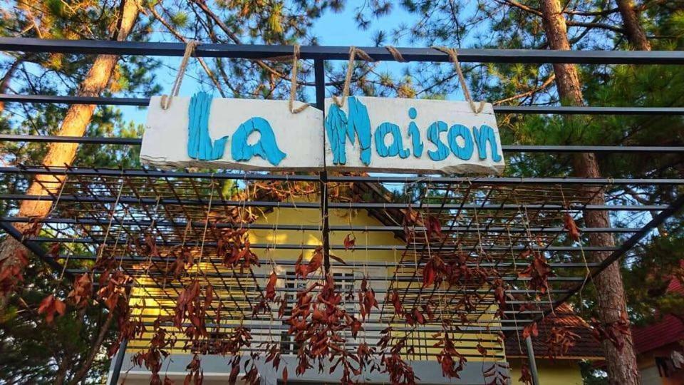 La Maison Homestay Mang Den Tỉnh Kontum Exterior photo